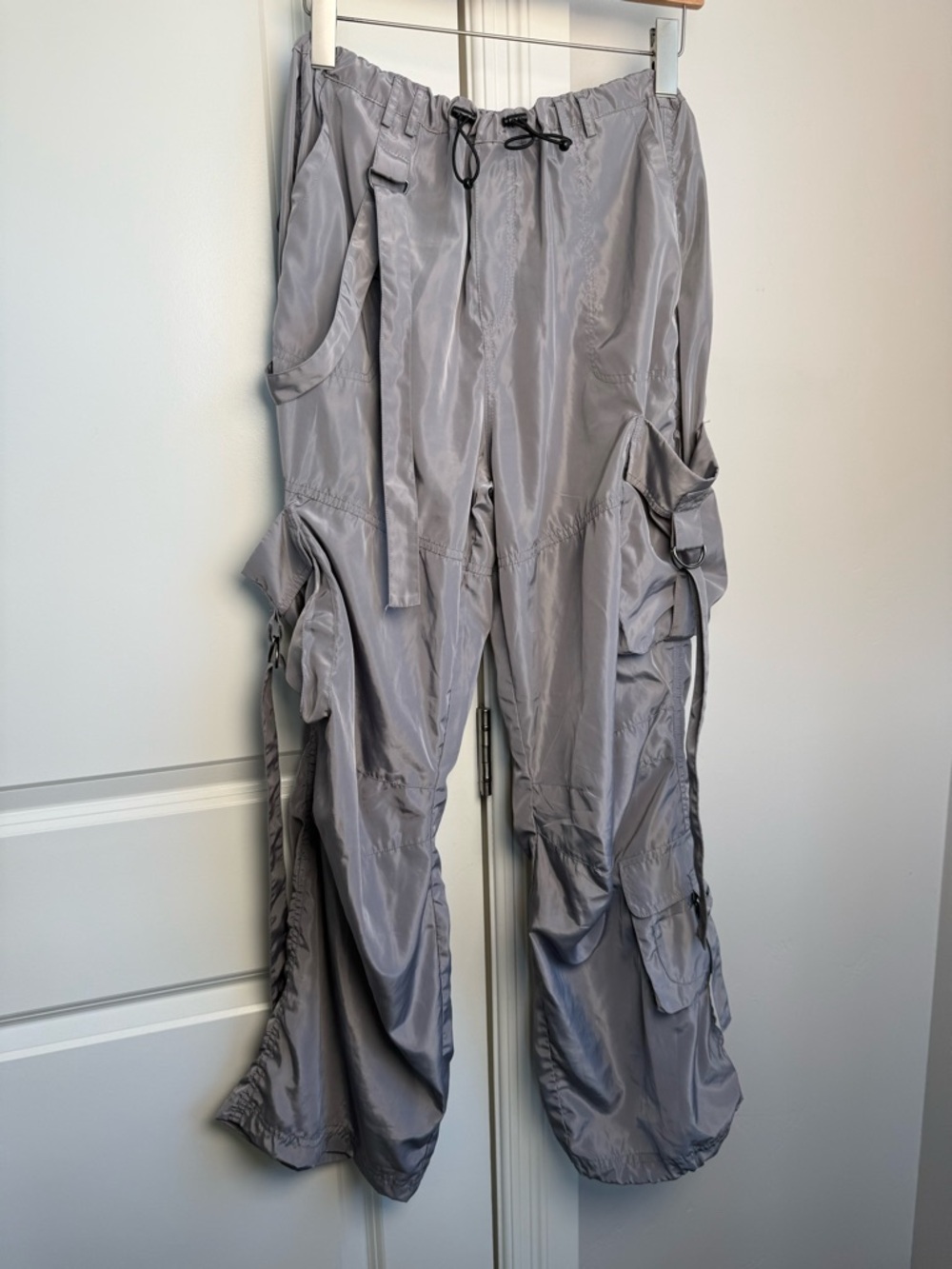 La Hearts Gray Drawstring Cargo Joggers